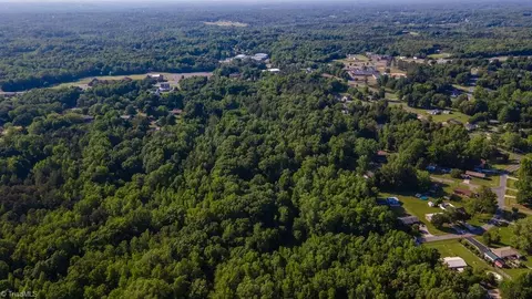 327 High Meadows Rd, Thomasville, NC 27360 photo 11