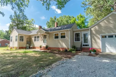 301 Center St, Kernersville, NC 27284