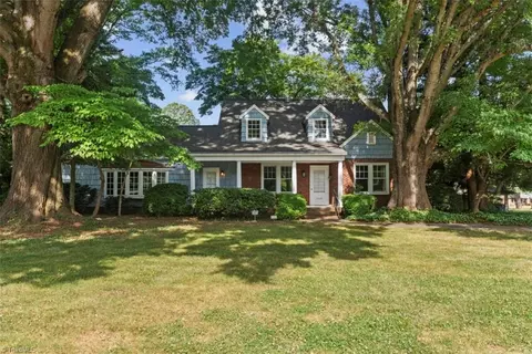 3310 Konnoak Dr, Winston Salem, NC 27127