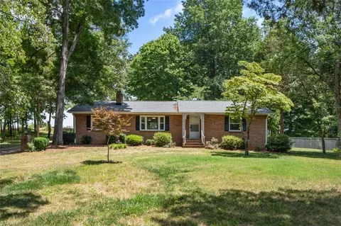 567 Peace Haven Rd S, Winston Salem, NC 27103