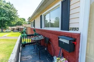 3890 Barkwood Dr, Winston Salem, NC 27105