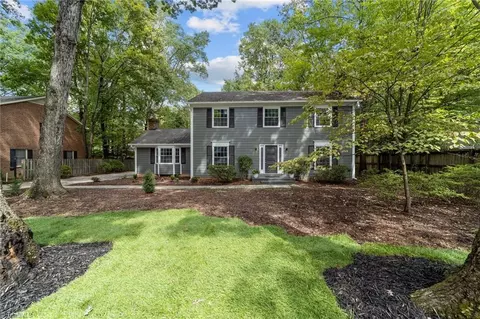 3036 Lake Forest Dr, Greensboro, NC 27408
