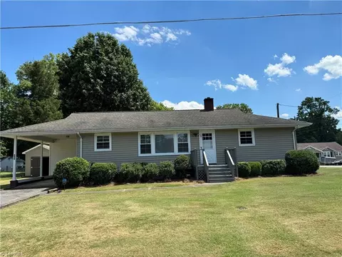 160 North St, Rural Hall, NC 27045