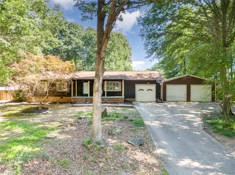 1529 Becky Ann Dr, Kernersville, NC 27284