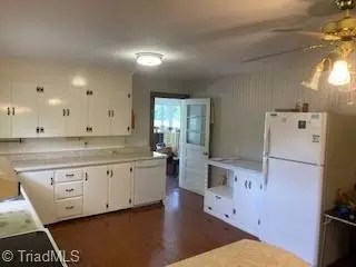 361 Mountain View Rd, King, NC 27021 photo 8