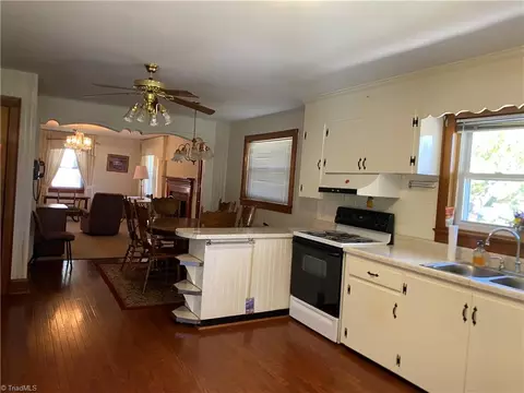 361 Mountain View Rd, King, NC 27021 photo 2