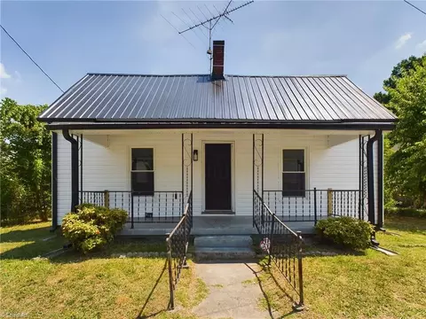 816 Davis St E, Burlington, NC 27215