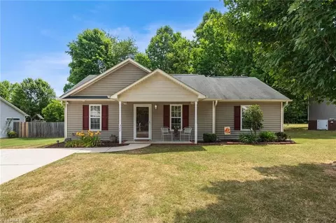 322 Floyd Berrier Dr, Kernersville, NC 27284