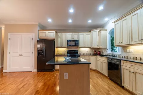 6824 Stone Gables Dr, Thomasville, NC 27360 photo 18