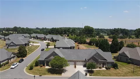 6824 Stone Gables Dr, Thomasville, NC 27360 photo 5