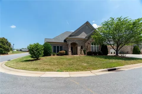 6824 Stone Gables Dr, Thomasville, NC 27360