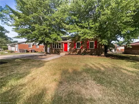 1009 Lombardy St, Greensboro, NC 27405