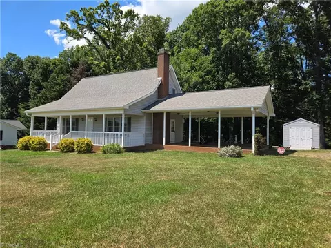 2497 Piney Mountain Rd, Walnut Cove, NC 27052