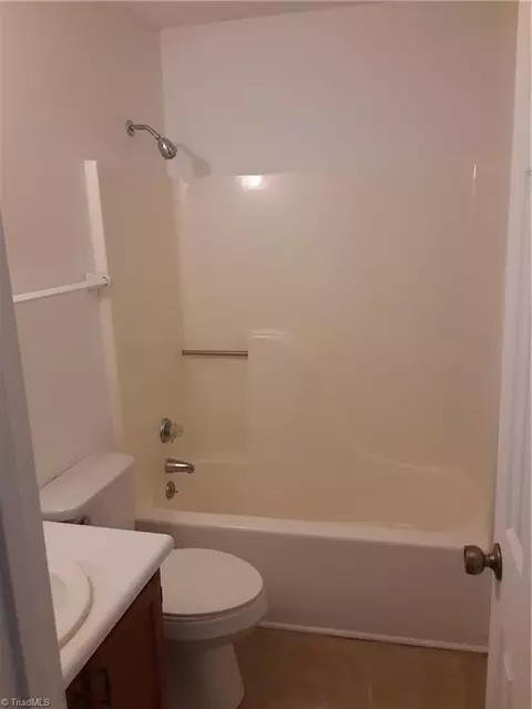 Bath - 1430 Bailey Cir, High Point, NC 27262 photo 1 of 2