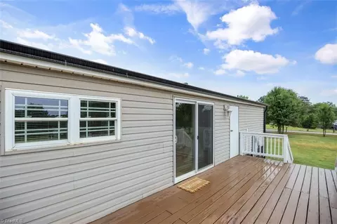 105 Stagecrest Dr, Harmony, NC 28634 photo 24