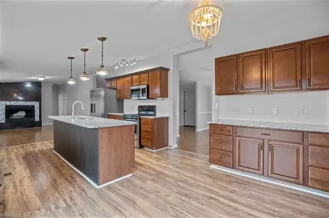 105 Stagecrest Dr, Harmony, NC 28634 photo 7