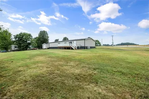 105 Stagecrest Dr, Harmony, NC 28634 photo 27