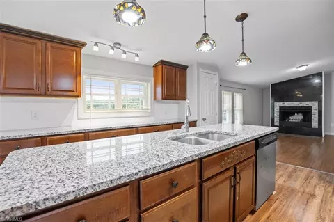 105 Stagecrest Dr, Harmony, NC 28634 photo 10