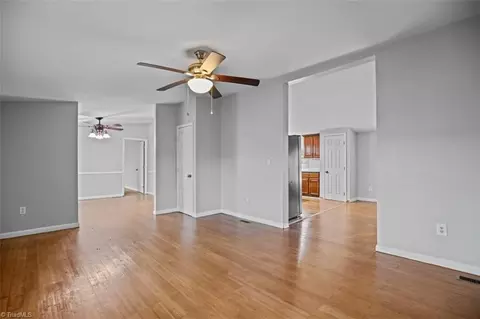 105 Stagecrest Dr, Harmony, NC 28634 photo 5