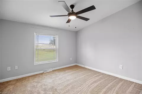 105 Stagecrest Dr, Harmony, NC 28634 photo 21