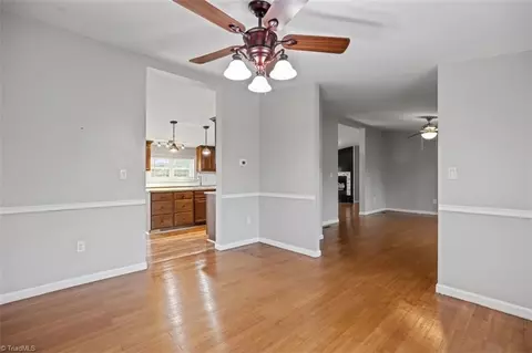 105 Stagecrest Dr, Harmony, NC 28634 photo 6