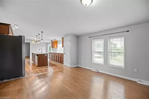 105 Stagecrest Dr, Harmony, NC 28634 photo 14