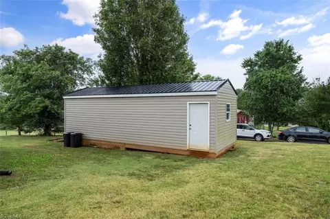 105 Stagecrest Dr, Harmony, NC 28634 photo 29