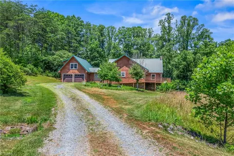2005 Lynchburg Rd, Westfield, NC 27053