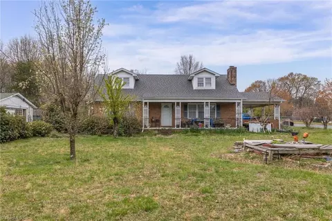 3917 Frazier Rd, Greensboro, NC 27407