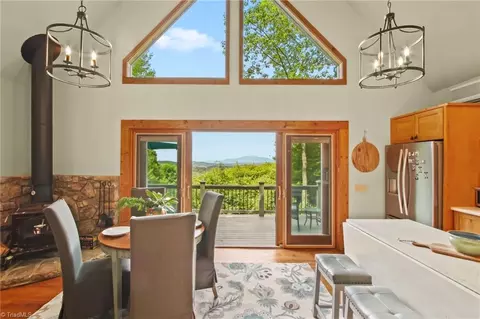 Dining - 265 Overlook Hl, Boone, NC 28607 photo 4 of 4