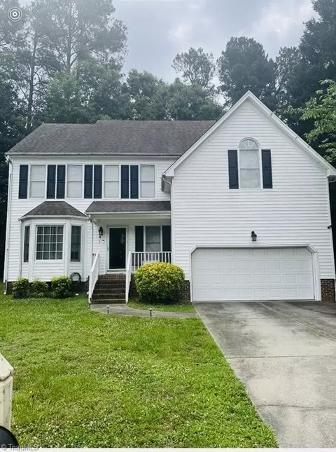 5 Coopers Ridge Ct, Greensboro, NC 27407
