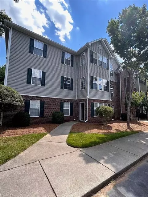 1014 Timberline Ridge Ct, Winston Salem, NC 27106