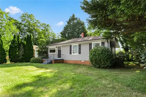 2120 Hubbard St, Greensboro, NC 27405