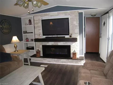 1401 Carson Rd, Pilot Mountain, NC 27041 photo 3