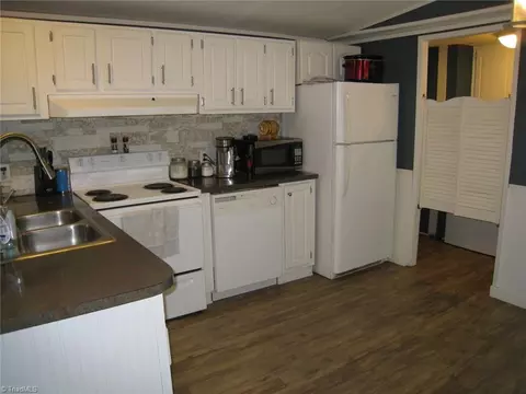 1401 Carson Rd, Pilot Mountain, NC 27041 photo 6