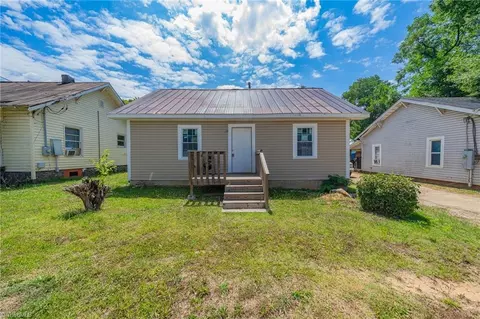 1805 SE Center St, Winston Salem, NC 27127