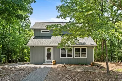 42724 Moonshine Dr, New London, NC 28127
