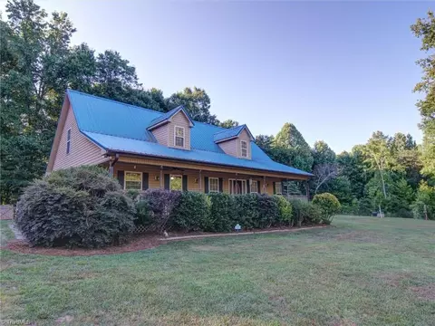 168 Marlow Woods Ln, Statesville, NC 28625