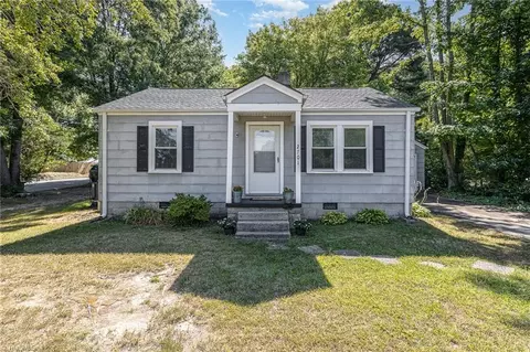 2701 Pinecroft Rd, Greensboro, NC 27407
