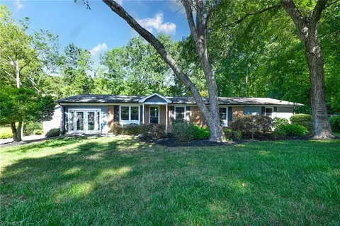 1592 Leslie St, Asheboro, NC 27205