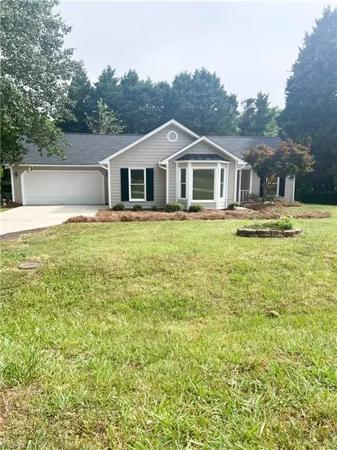 5506 Greenfield Way, Mcleansville, NC 27301