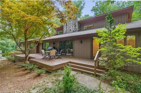 551 Knob View Dr, Winston Salem, NC 27104