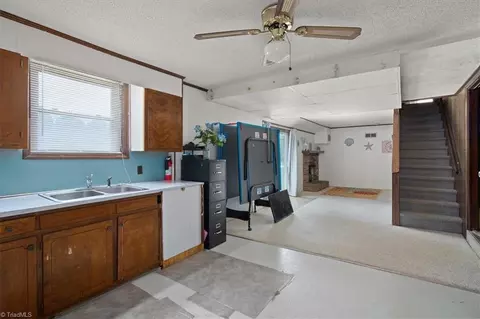 Entry Way - 194 Arthur Haney Rd, Dobson, NC 27017 photo 1 of 2