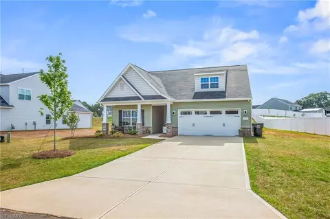 116 Sugar Maple Dr, King, NC 27021 photo 2