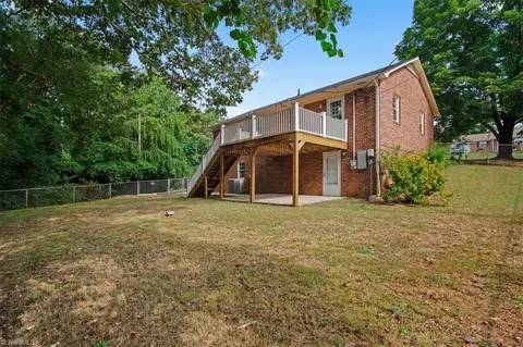 212 Logan Ct, King, NC 27021 photo 5