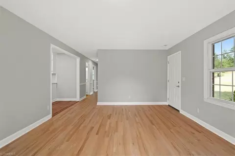 212 Logan Ct, King, NC 27021 photo 8