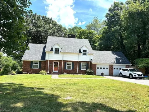 329 Hillcrest Dr, Wilkesboro, NC 28697
