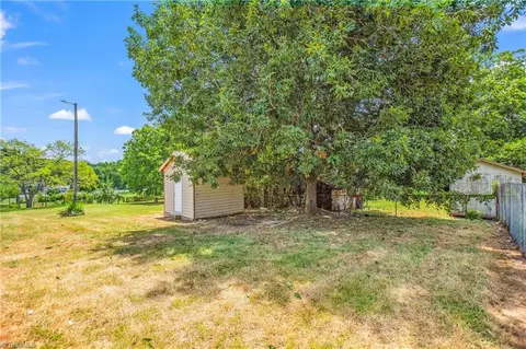 2512 Delaware Pl, High Point, NC 27260 photo 28