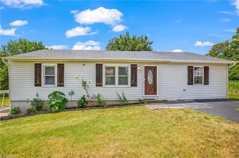 2512 Delaware Pl, High Point, NC 27260 photo 2