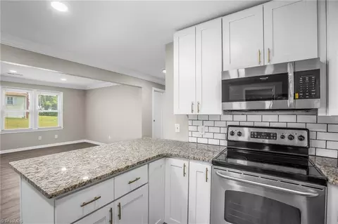 2512 Delaware Pl, High Point, NC 27260 photo 10